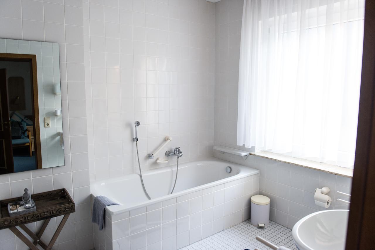 Weigands Hotel Peter Reinhardshagen Chambre photo